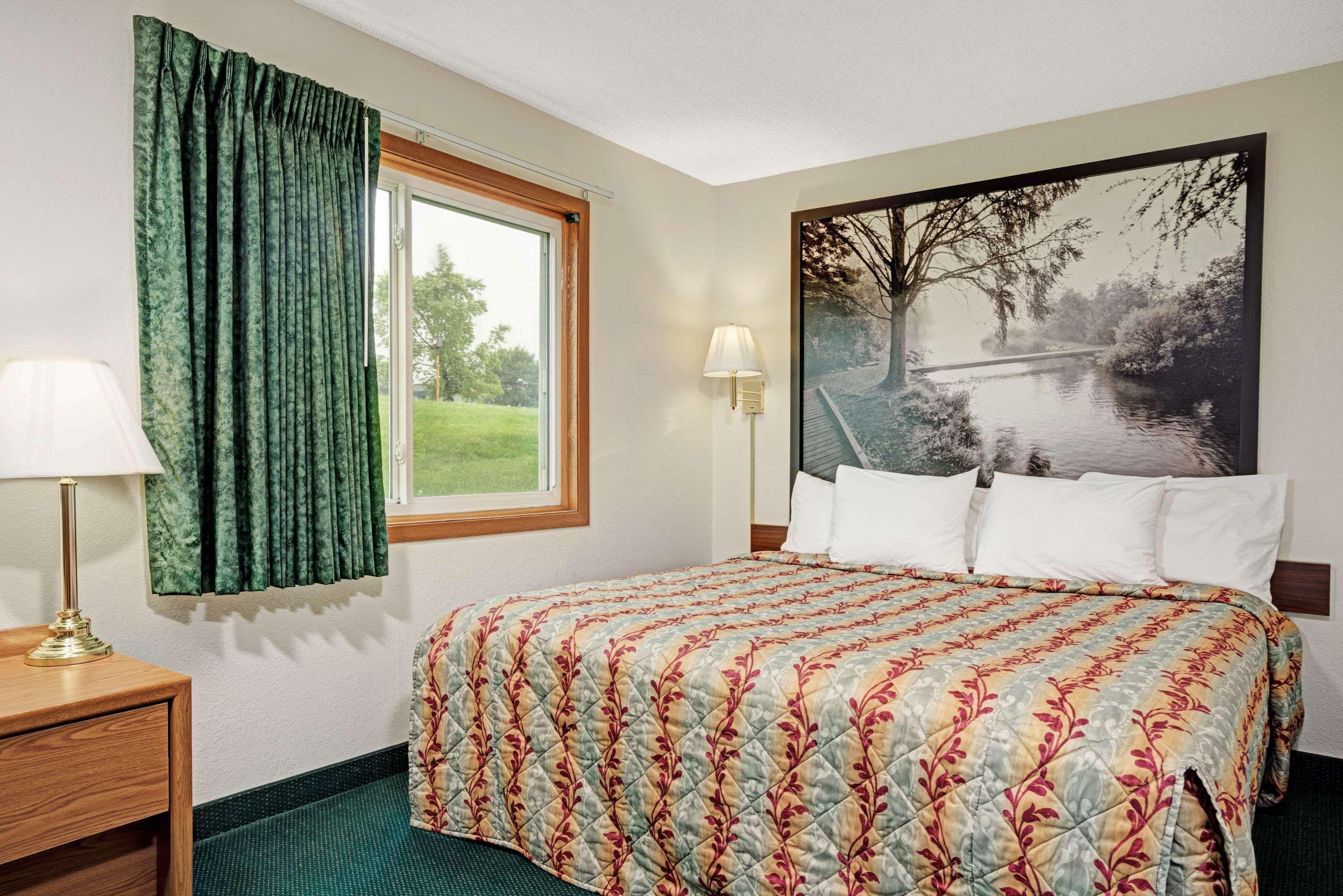 Super 8 By Wyndham Rogers Minnesota Экстерьер фото
