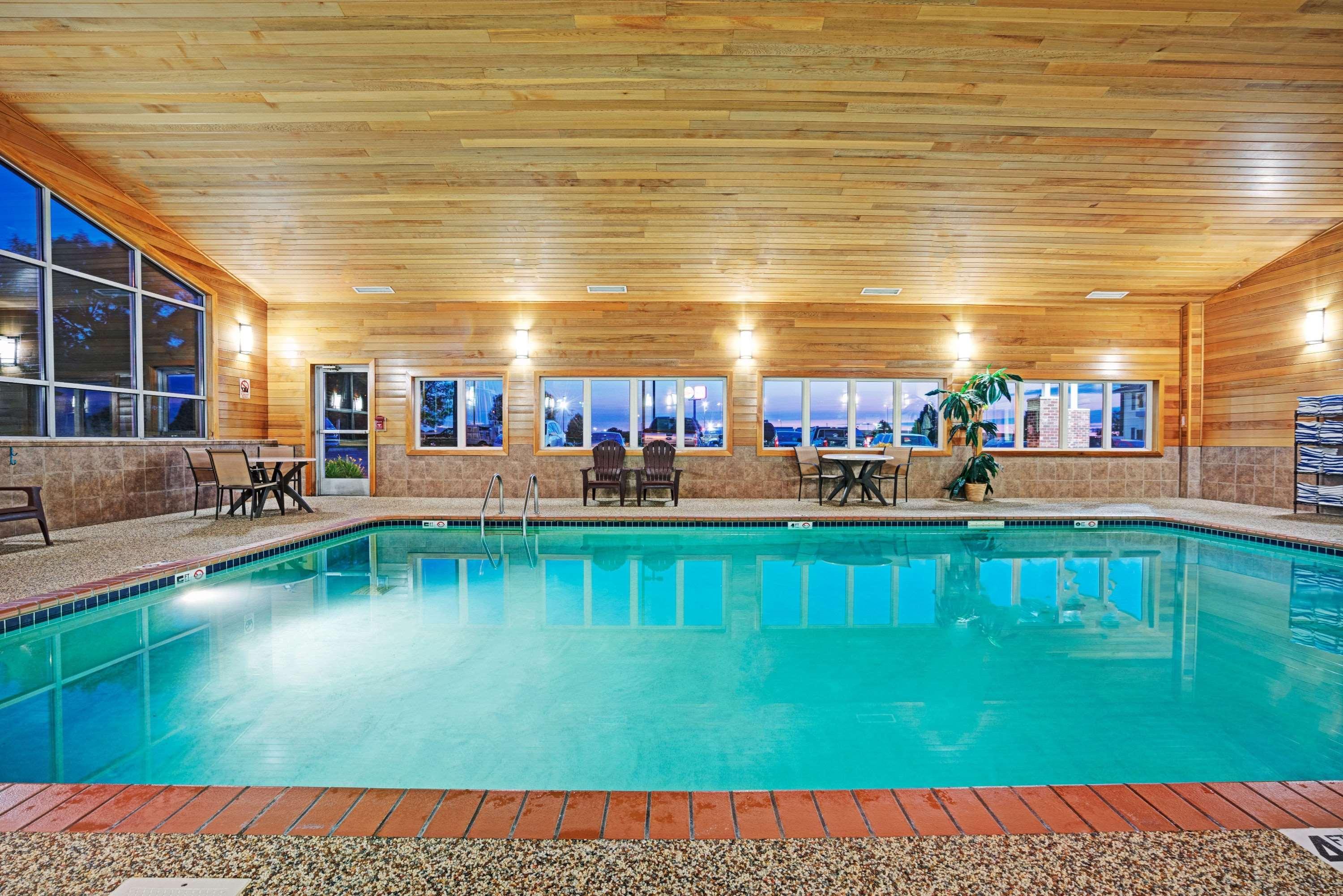 Super 8 By Wyndham Rogers Minnesota Экстерьер фото